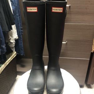 Hunter Original Tall boot, size 8, black